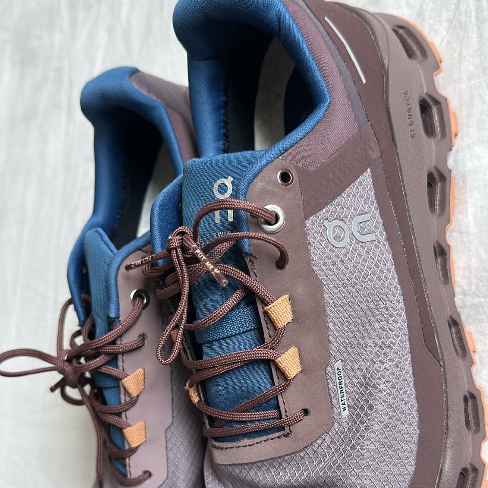 On Women's Cloudvista Size 9